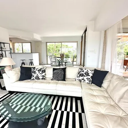 公寓 Panoramic Sea View Penthouse With Jacuzzi And 450 Sqm Terrace 昂蒂布