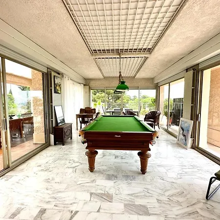 Panoramic Sea View Penthouse With Jacuzzi And 450 Sqm Terrace 昂蒂布