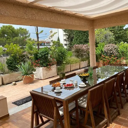 Panoramic Sea View Penthouse With Jacuzzi And 450 Sqm Terrace דירה