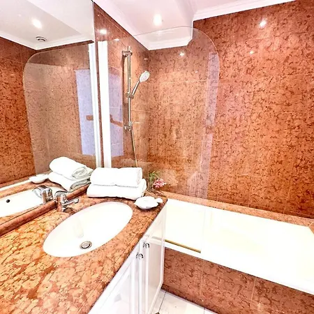 דירה Panoramic Sea View Penthouse With Jacuzzi And 450 Sqm Terrace אנטיב